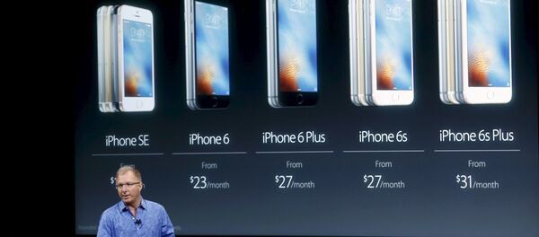 Apple представила iPhone SE - Sputnik Латвия