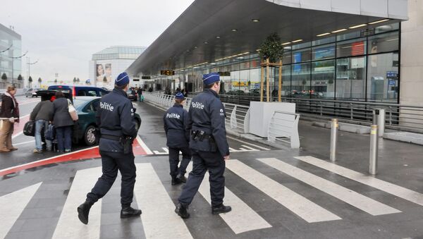 Бельгийская полиция в аэропорту Брюсселя. Архивное фото - Sputnik Латвия
