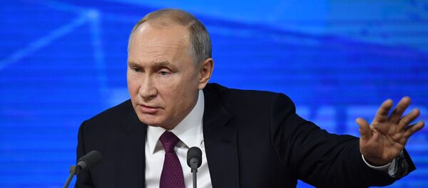 Ежегодная большая пресс-конференция президента РФ В. Путина Ежегодная большая пресс-конференция президента РФ В. Путина - Sputnik Latvija