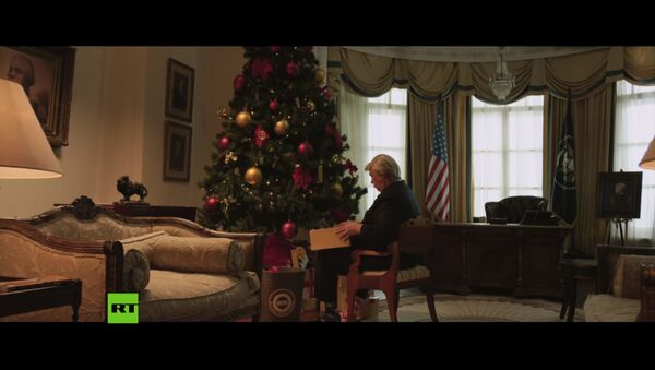 Новогоднее вмешательство в Белом доме: что RT подарил Трампу на Рождество - Sputnik Латвия