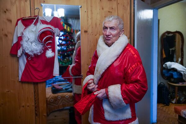 Душа нараспашку: латвийский Дед Мороз поделился секретами профессии - Sputnik Латвия