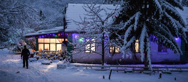 Зима на Ангарском перевале в Крыму Зима на Ангарском перевале в Крыму - Sputnik Латвия