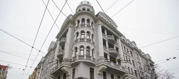 Угловой дом в Риге на углу улиц Бривибас и Стабу Угловой дом в Риге на углу улиц Бривибас и Стабу - Sputnik Latvija