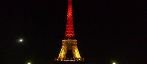 Столицы ЕС в цветах флага Бельгии – в Европе прошли акции в поддержку Брюсселя Столицы ЕС в цветах флага Бельгии – в Европе прошли акции в поддержку Брюсселя - Sputnik Latvija