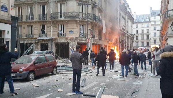 Взрыв в булочной в Париже - Sputnik Latvija