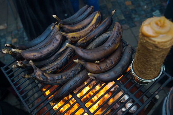 Это надо попробовать: в Риге прошел традиционный фестиваль уличной еды Это надо попробовать: в Риге прошел традиционный фестиваль уличной еды - Sputnik Латвия
