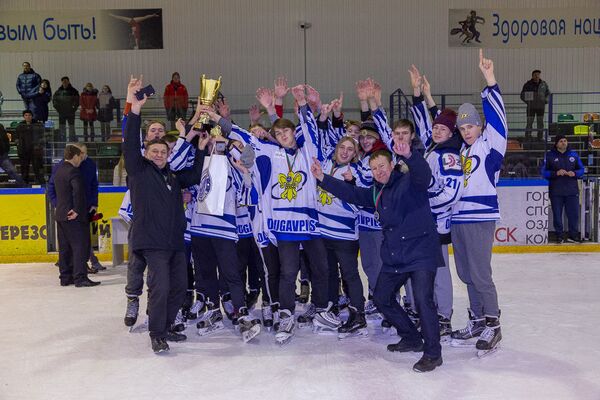 Латвийских хоккеистов оставили без гимна на турнире в Беларуси - Sputnik Латвия