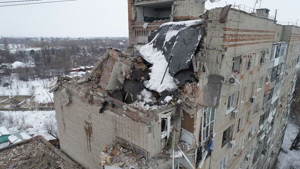 На месте взрыва бытового газа в жилом доме в Ростовской области - Sputnik Латвия