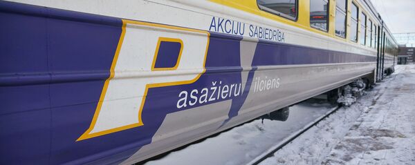 Дизельный поезд АО Pasažieru vilciens  на Рижском железнодорожном вокзале Дизельный поезд АО Pasažieru vilciens  на Рижском железнодорожном вокзале - Sputnik Latvija