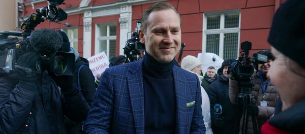 Акция протеста у здания Сейма с требованием провести внеочередные парламентские выборы Акция протеста у здания Сейма с требованием провести внеочередные парламентские выборы - Sputnik Latvija