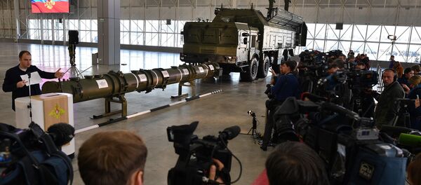 Демонстрация ракеты 9М729 комплекса Искандер-М для военных атташе Демонстрация ракеты 9М729 комплекса Искандер-М для военных атташе - Sputnik Latvija