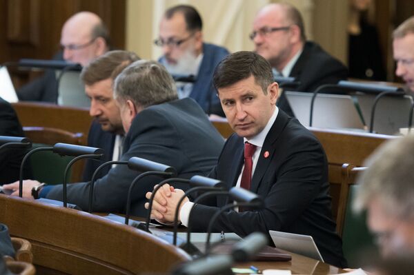 Правительство Кариньша: забытые обещания и пустая болтовня - Sputnik Латвия