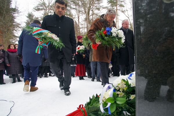 Как сделать так, чтобы не забывать: дипломаты почтили память жертв Холокоста Как сделать так, чтобы не забывать: дипломаты почтили память жертв Холокоста - Sputnik Латвия