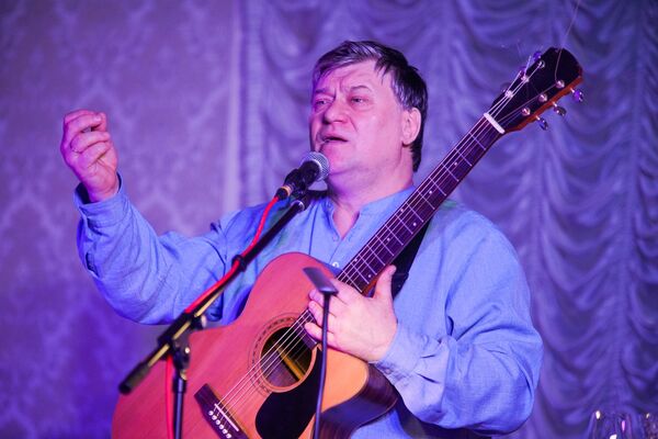 Душа и струна: на юрмальской орбите планеты Высоцкого - Sputnik Латвия