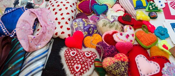 Акция Сердцем к сердцу в поддержку детей, страдающих от онкологических заболеваний  - Sputnik Латвия