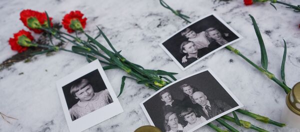 Мероприятие Минута Памяти в мемориальном комплексе в Саласпилсе - Sputnik Латвия