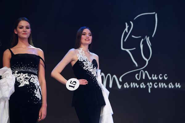 Участницы конкурса красоты Мисс Татарстан - 2019 на церемонии награждения - Sputnik Латвия