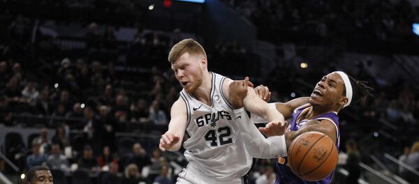 Баскетболист Сан-Антонио Сперс Давис Бертанс в матче 27 января 2019 года против Вашингтон Уизардс - Sputnik Латвия