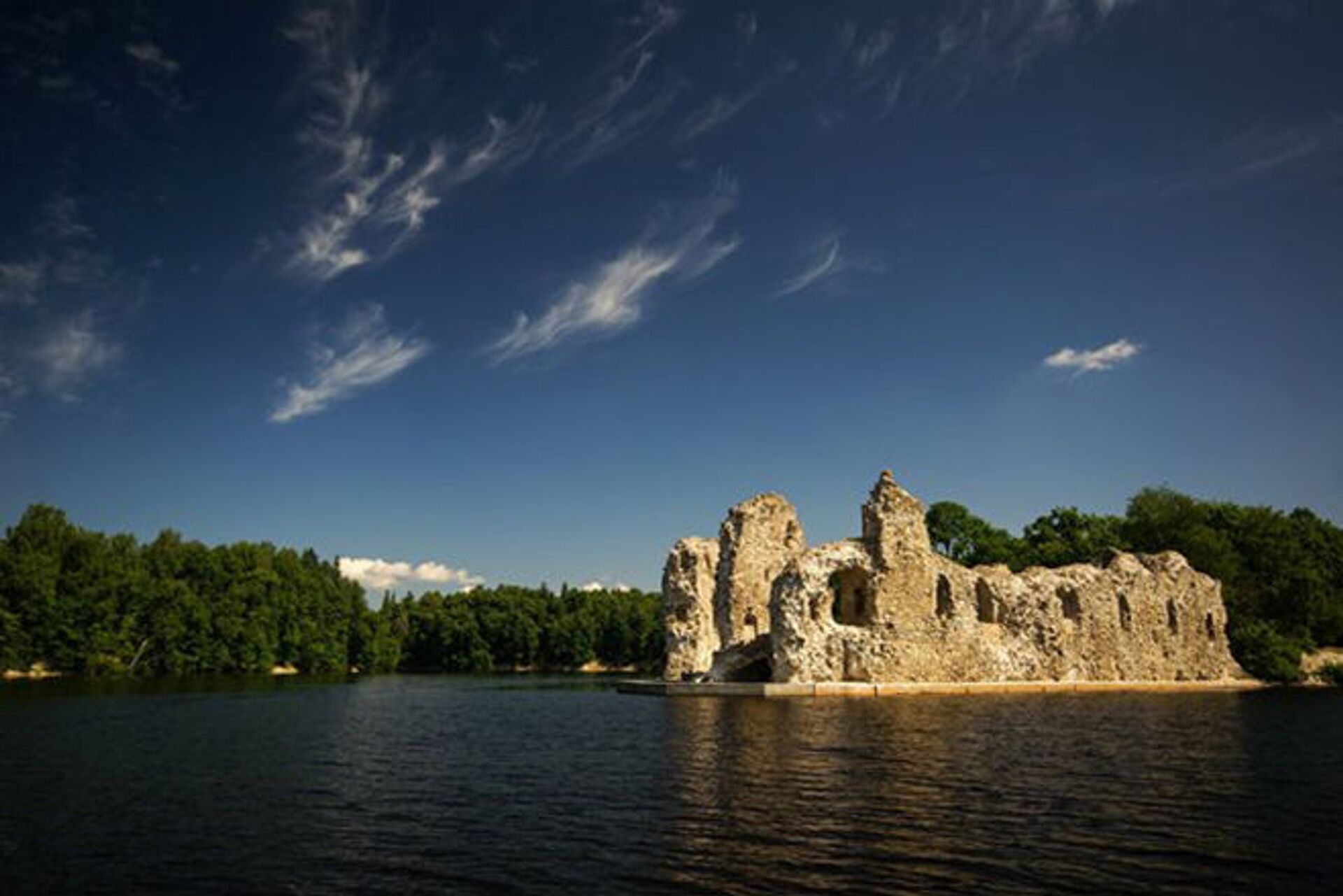 Старинный ганзейский город Кокнесе ознакомит на выставке с новостями руин средневекового замка на берегу Даугавы - Sputnik Латвия, 1920, 24.03.2026