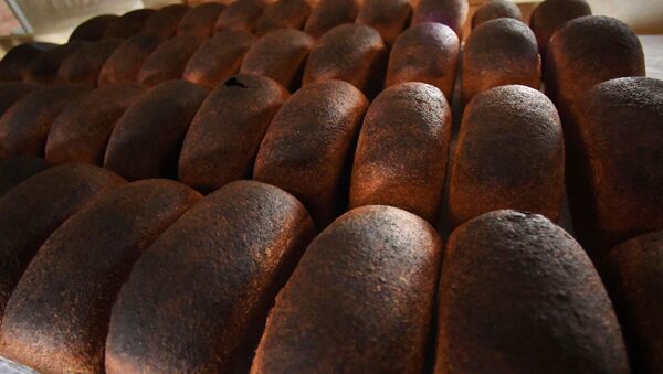 Хлеб из пекарни Хлеб-отец - Sputnik Latvija