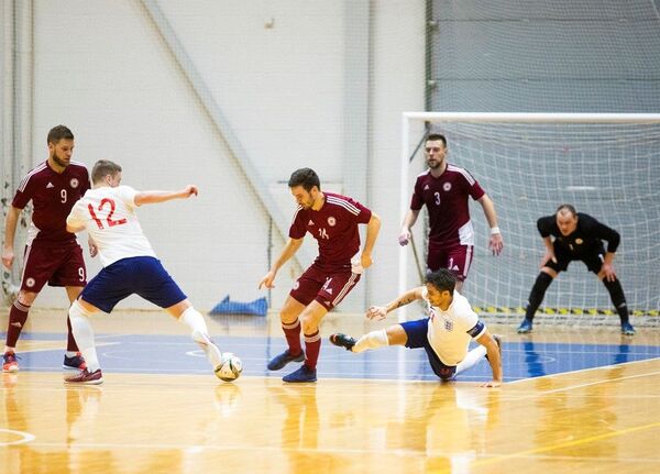 Латвия обыграла Англию и вышла в следующий раунд отбора ЧМ-2020 по футзалу - Sputnik Латвия