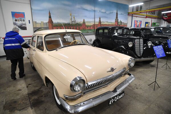 Автомобили в музее киноконцерна Мосфильм - Sputnik Латвия