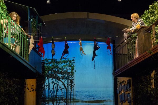 Москвичи везут в Ригу одесские анекдоты и любовный треугольник - Sputnik Латвия