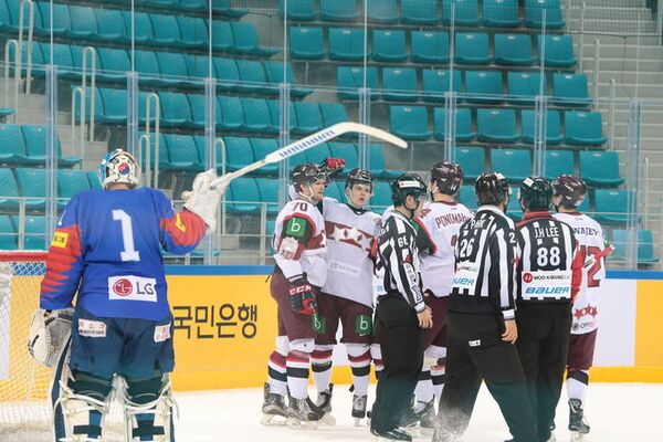 Экспериментальная сборная Латвии по хоккею побила Южную Корею - Sputnik Латвия