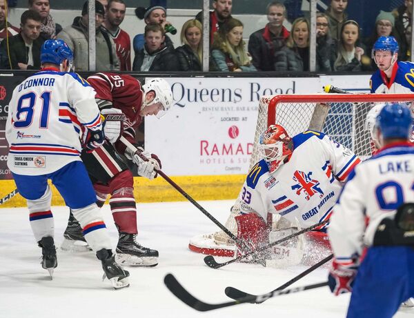 Рижское Динамо сыграло на выезде со сборной Великобритании Рижское Динамо сыграло на выезде со сборной Великобритании - Sputnik Латвия