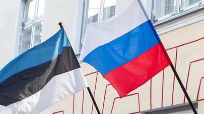 Флаги Эстонии и России