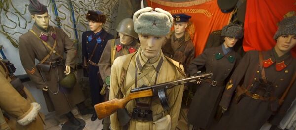 Житель Волгограда 17 лет собирал у себя в подвале оружейную коллекцию времен Сталинградской битвы - Sputnik Латвия