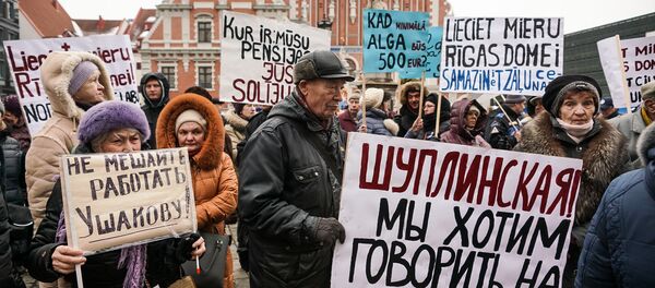 Митинг на Ратушной площади в поддержку честных выборов и прав рижан самостоятельно выбирать мэра города - Sputnik Латвия