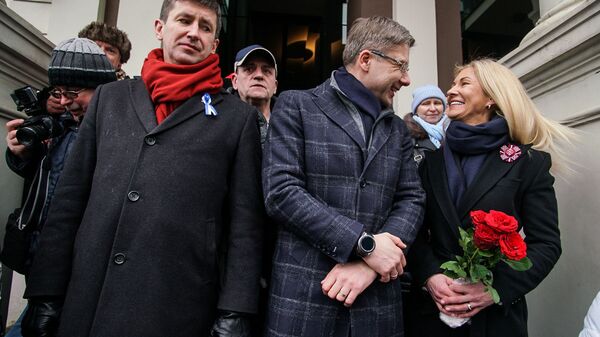 Мэр Риги Нил Ушаков во время митинга на Ратушной площади - Sputnik Латвия