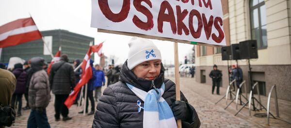Митинг на Ратушной площади в поддержку мэра города Нила Ушакова Митинг на Ратушной площади в поддержку мэра города Нила Ушакова - Sputnik Latvija