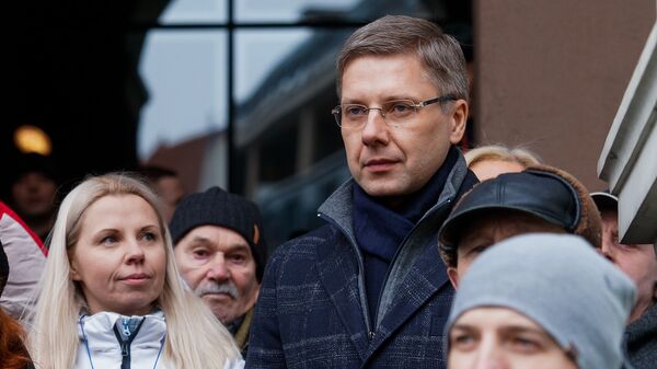 Мэр Риги Нил Ушаков во время митинга на Ратушной площади - Sputnik Latvija