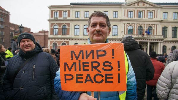 Митинг на Ратушной площади в поддержку мэра города Нила Ушакова - Sputnik Latvija