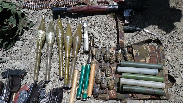 Kaujiniekiem konfiscētie ieroči. Foto no arhīva - Sputnik Latvija
