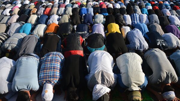Молитва мусульман - Sputnik Латвия