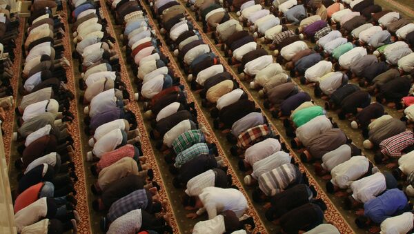 Мусульмане в мечети - Sputnik Latvija