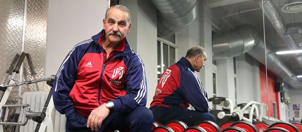 Тренер Анатолий Воловник в любимом клубе F1 - Sputnik Латвия