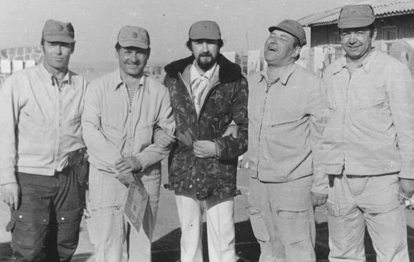 Опасные гастроли: артисты СССР вспоминают концерты в Афганистане Опасные гастроли: артисты СССР вспоминают концерты в Афганистане - Sputnik Латвия