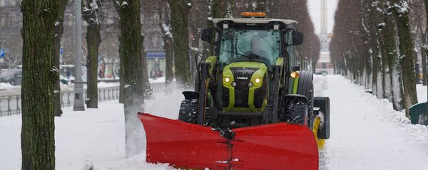 Уборка снега в Риге - Sputnik Latvija