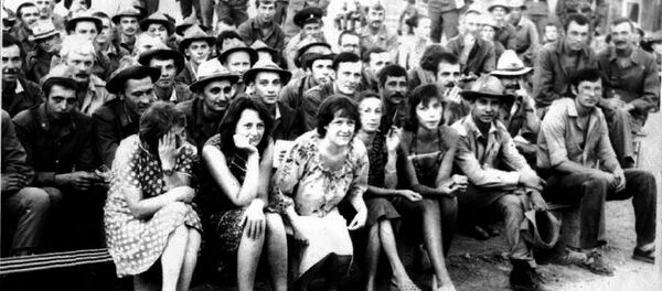 На концерте группы Каскад в Афганистане. Баграма,1984 год На концерте группы Каскад в Афганистане. Баграма,1984 год - Sputnik Латвия