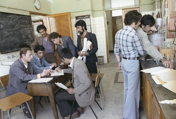 Как выживает Кабульский политехнический университет - Sputnik Латвия