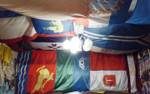 Флаги, подаренные группе на концертах - Sputnik Латвия