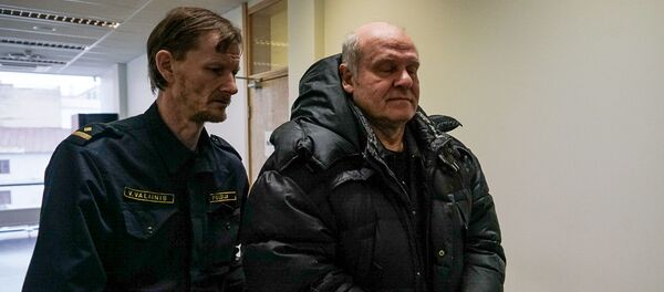 Подозреваемый в шпионаже в пользу РФ Олег Бурак в здании Видземского суда в Риге Подозреваемый в шпионаже в пользу РФ Олег Бурак в здании Видземского суда в Риге - Sputnik Latvija