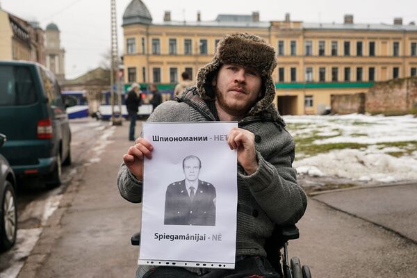 В Риге прошел пикет в защиту Олега Бурака - Sputnik Латвия