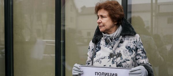 Пикет в защиту Олега Бурака у здания суда в Риге - Sputnik Латвия