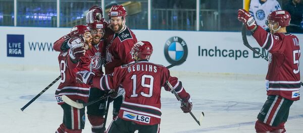 Матч регулярного чемпионата КХЛ Зимняя классика между Динамо (Рига) и Динамо (Минск) Матч регулярного чемпионата КХЛ Зимняя классика между Динамо (Рига) и Динамо (Минск) - Sputnik Латвия
