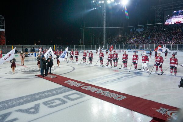 Рижские динамовцы взяли реванш у Динамо (Минск) в Зимней классике Рижские динамовцы взяли реванш у Динамо (Минск) в Зимней классике - Sputnik Латвия